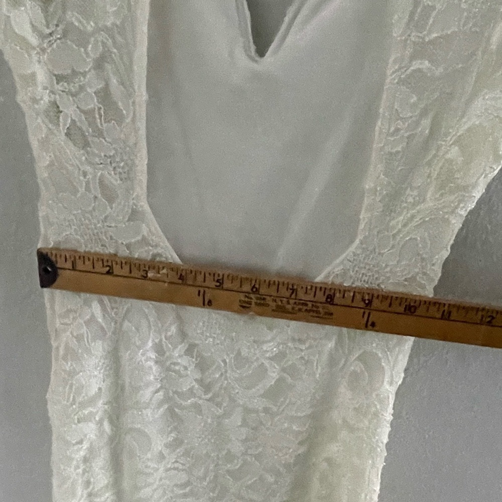 SOLEMIO Off White Ivory Lace Plunge Back Dress size Medium Bride Wedding‎ Party - Picture 6 of 9